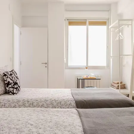 Chez Shey Rooms Bilbao Homestay *